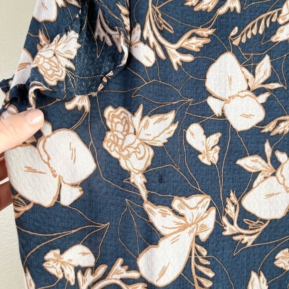 Splendid Floral Print Flutter Sleeve V-Neck Shift Mini Dress in Navy & Cream, XS - Picture 15 of 16